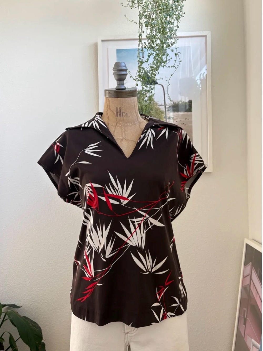Vintage V-neck Floral Print Short Sleeve Blouse, Size Medium